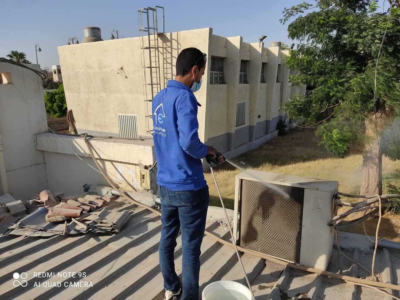 تنظيف وتطهير كنب مخمل بأدوات إيطالية آمنة